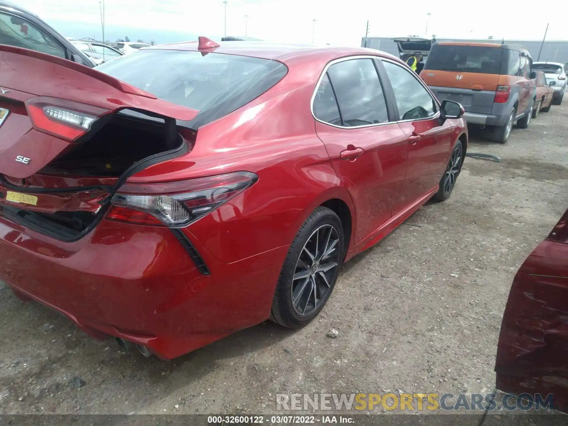 4 Photograph of a damaged car 4T1G11AK5MU410059 TOYOTA CAMRY 2021