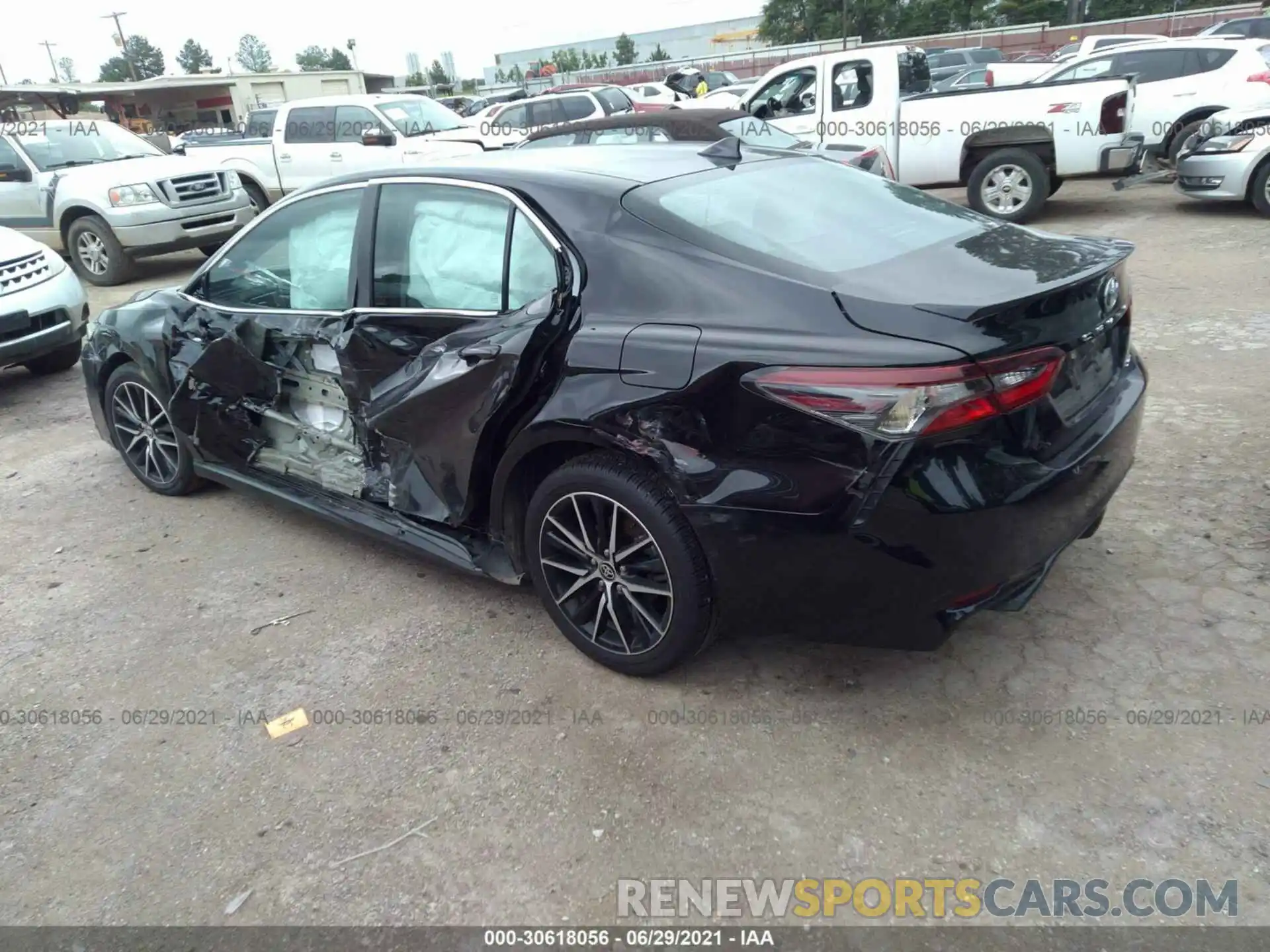 3 Photograph of a damaged car 4T1G11AK5MU415147 TOYOTA CAMRY 2021