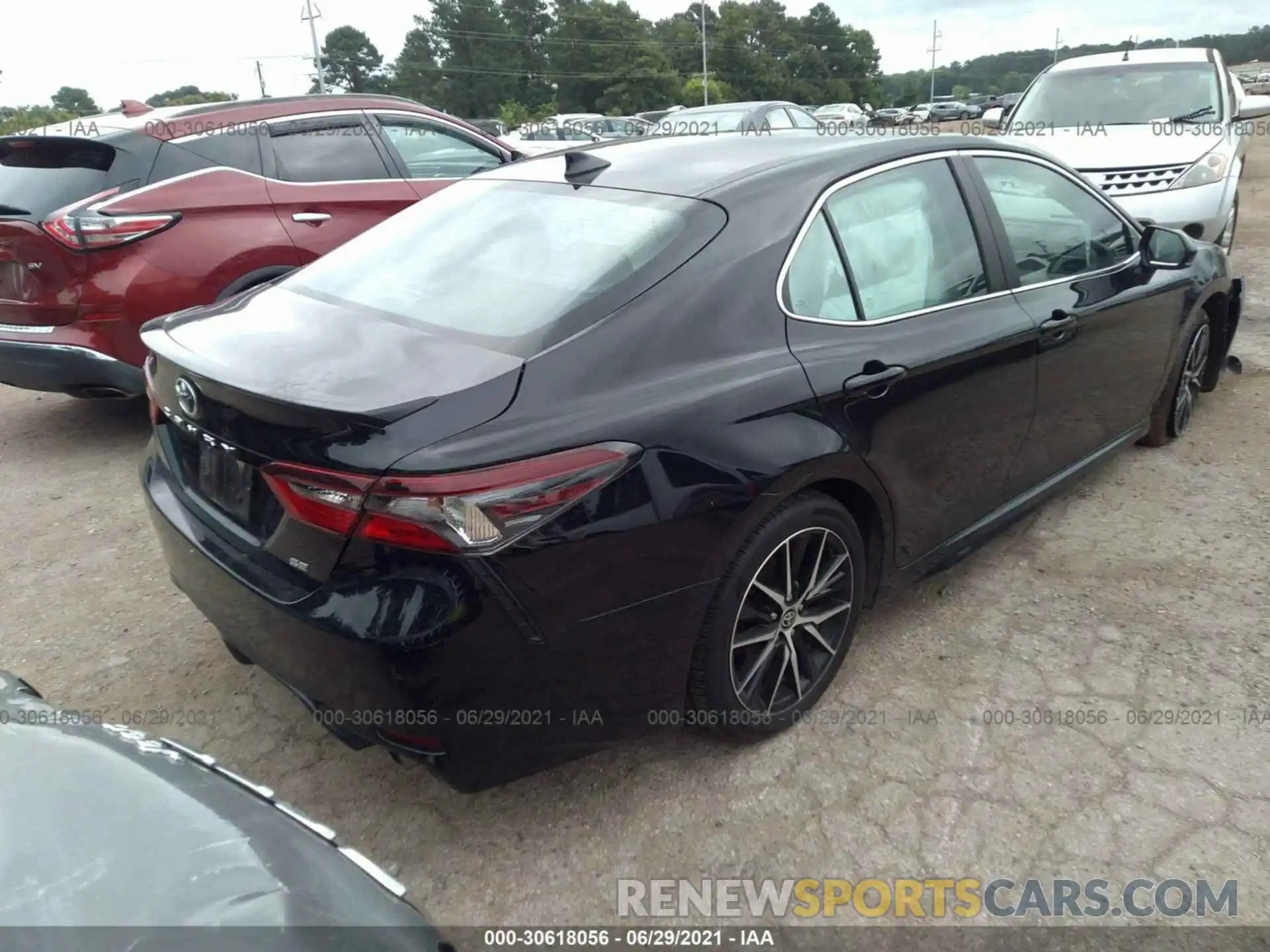 4 Photograph of a damaged car 4T1G11AK5MU415147 TOYOTA CAMRY 2021