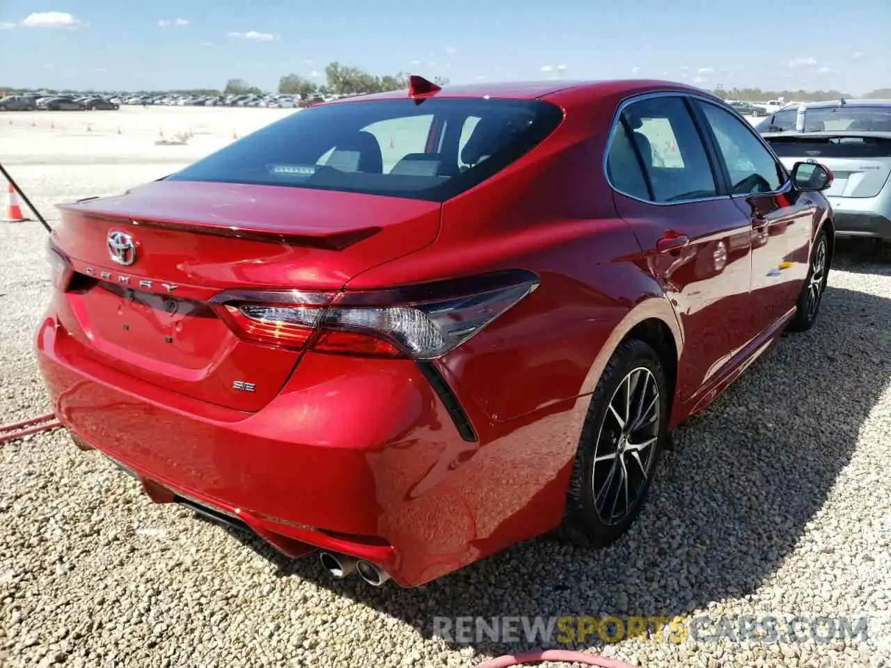 4 Photograph of a damaged car 4T1G11AK5MU427590 TOYOTA CAMRY 2021