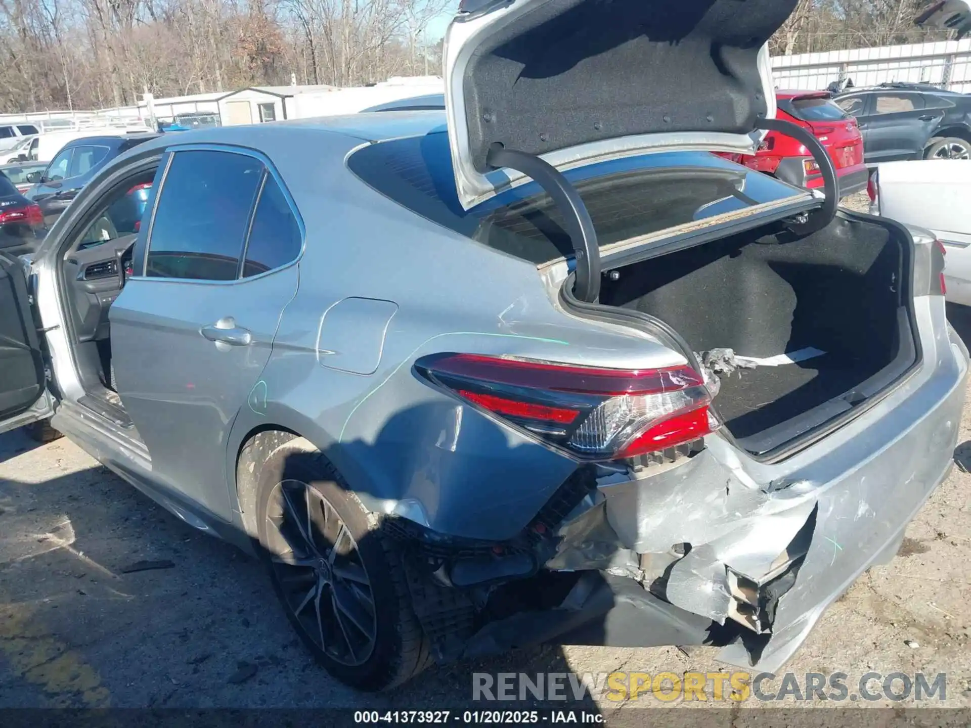 6 Photograph of a damaged car 4T1G11AK5MU428870 TOYOTA CAMRY 2021