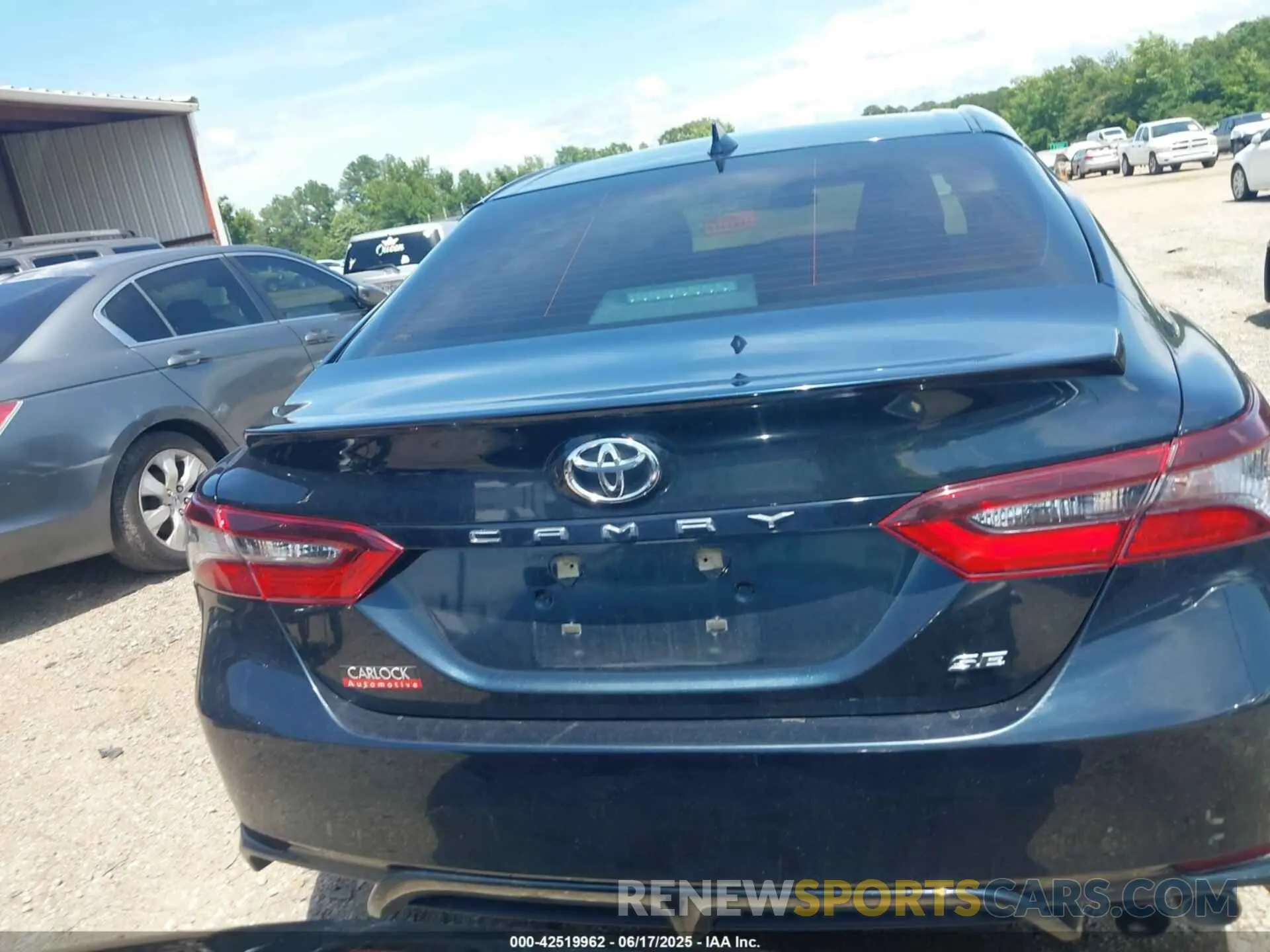 16 Photograph of a damaged car 4T1G11AK5MU431056 TOYOTA CAMRY 2021