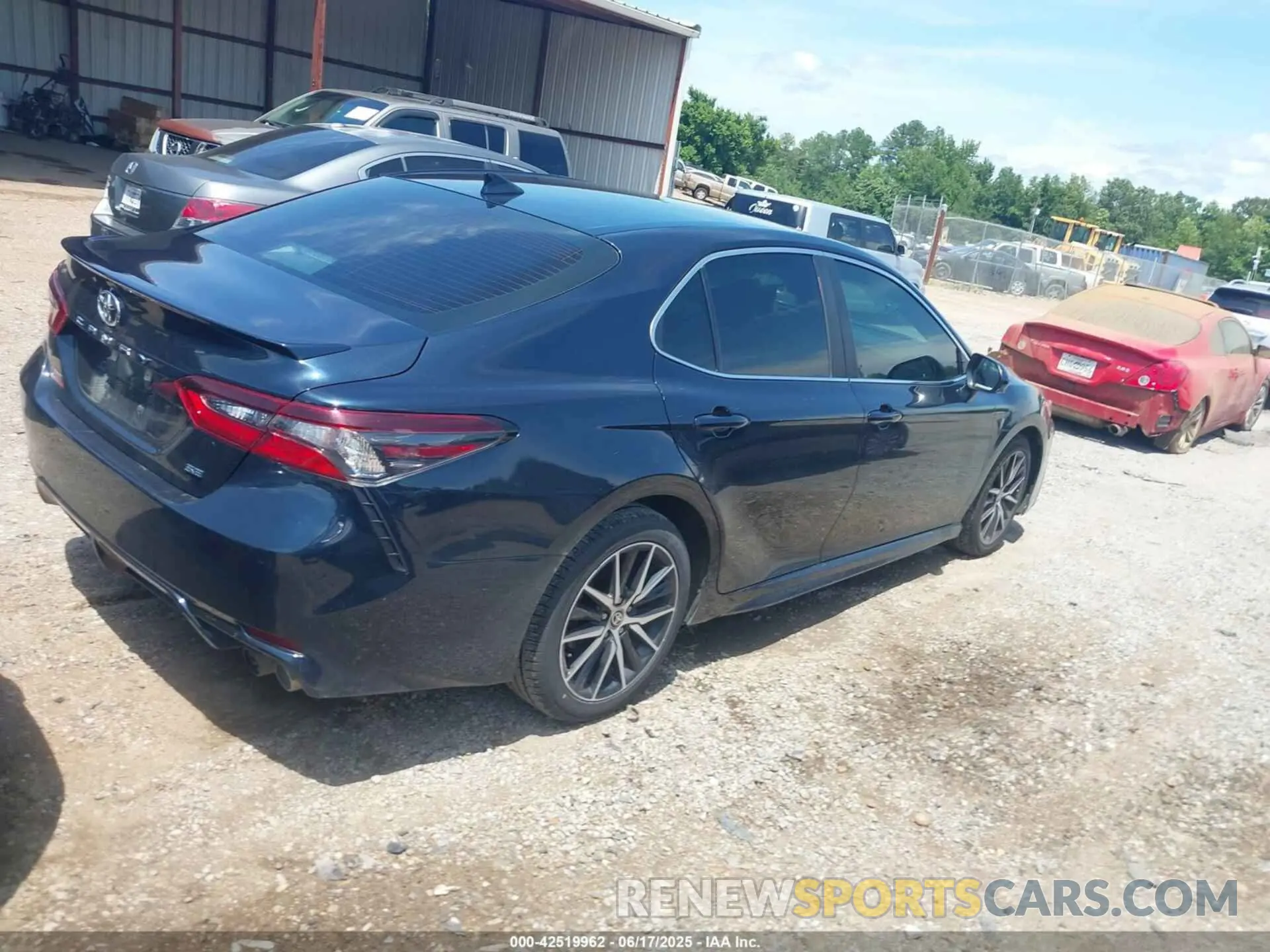 4 Photograph of a damaged car 4T1G11AK5MU431056 TOYOTA CAMRY 2021