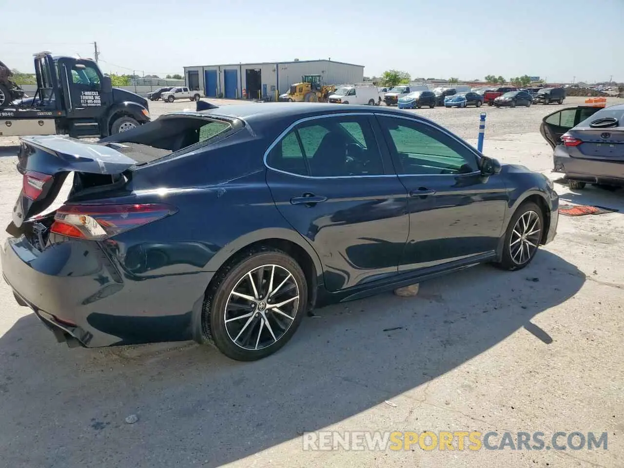 3 Photograph of a damaged car 4T1G11AK5MU431638 TOYOTA CAMRY 2021