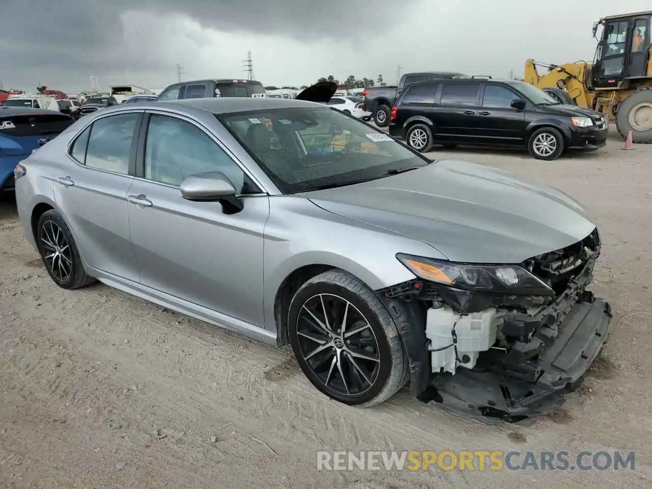 4 Photograph of a damaged car 4T1G11AK5MU431669 TOYOTA CAMRY 2021