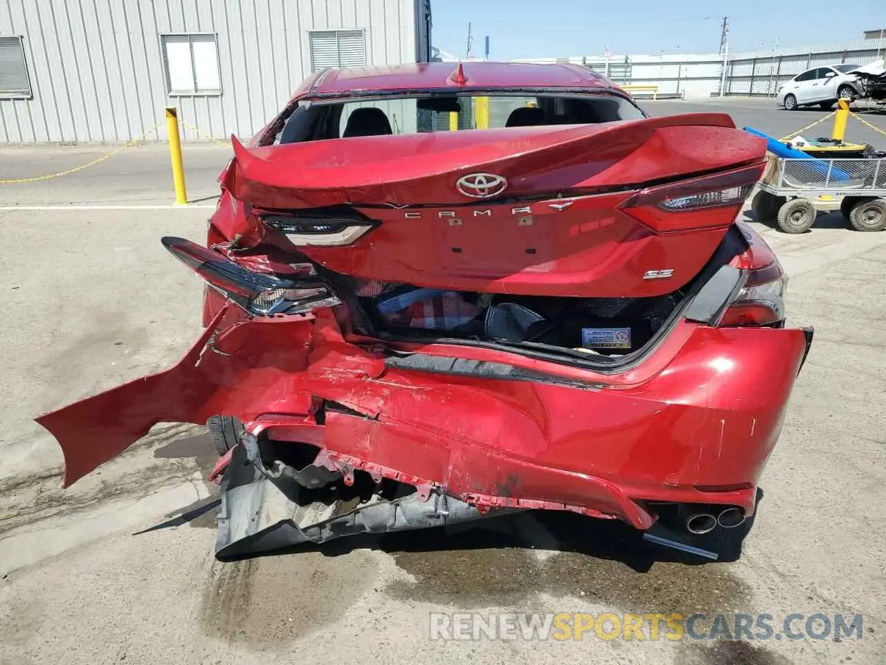 6 Photograph of a damaged car 4T1G11AK5MU434099 TOYOTA CAMRY 2021
