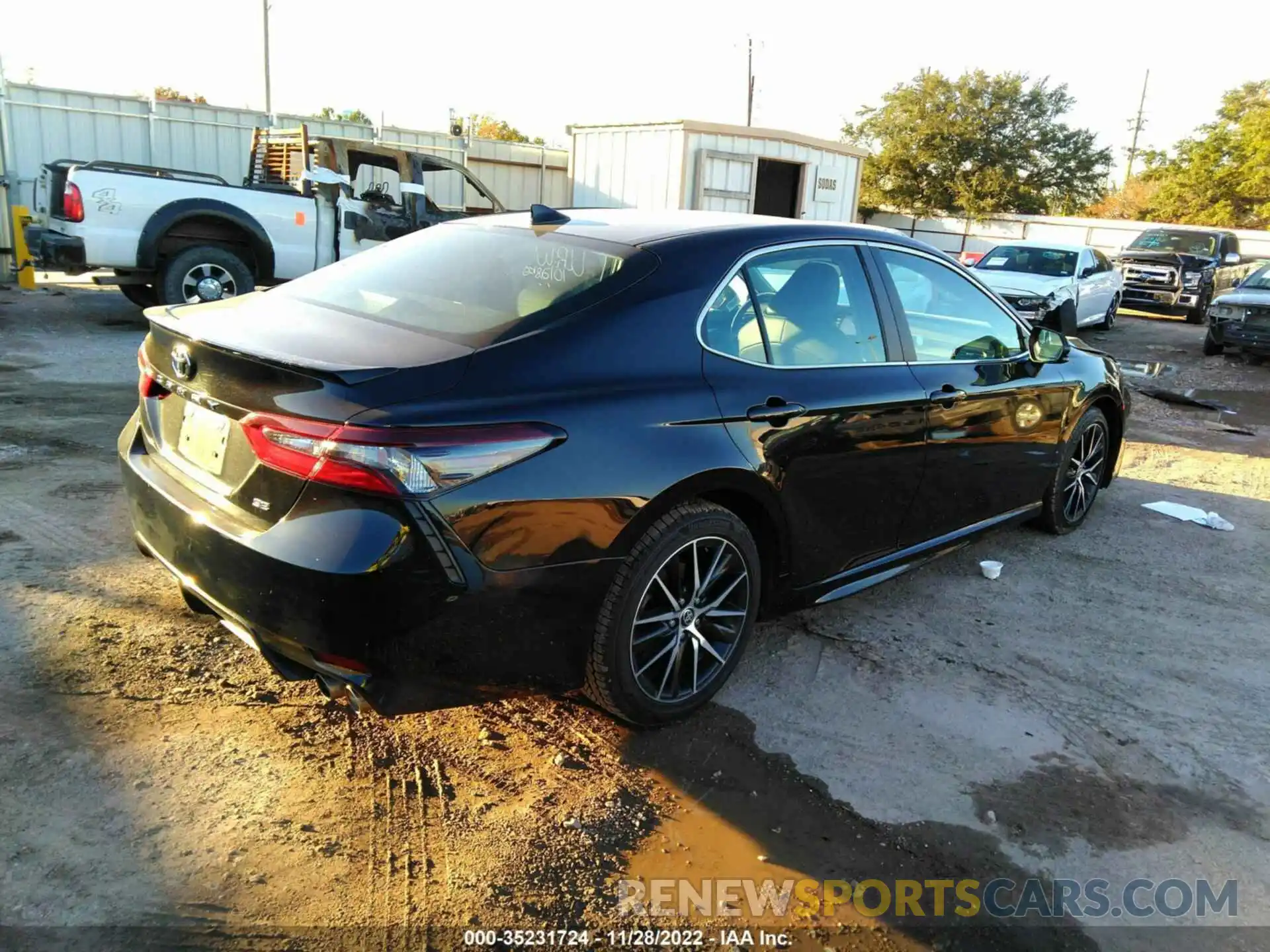 4 Photograph of a damaged car 4T1G11AK5MU441408 TOYOTA CAMRY 2021