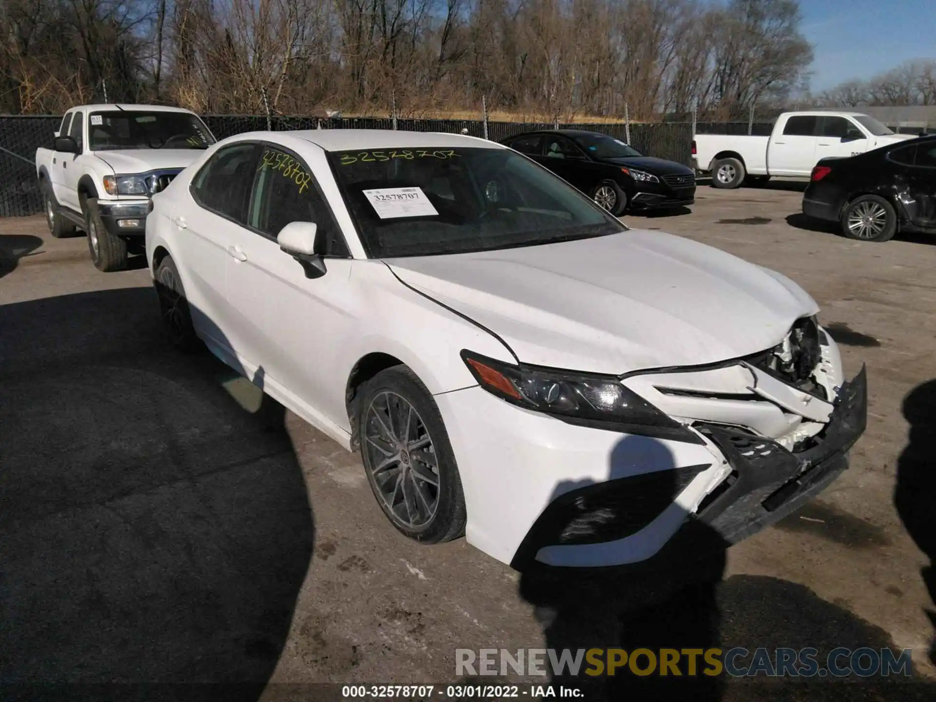 1 Photograph of a damaged car 4T1G11AK5MU454093 TOYOTA CAMRY 2021