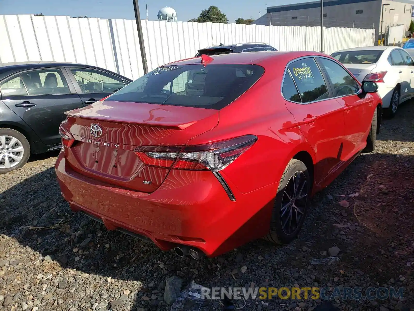 4 Photograph of a damaged car 4T1G11AK5MU468124 TOYOTA CAMRY 2021