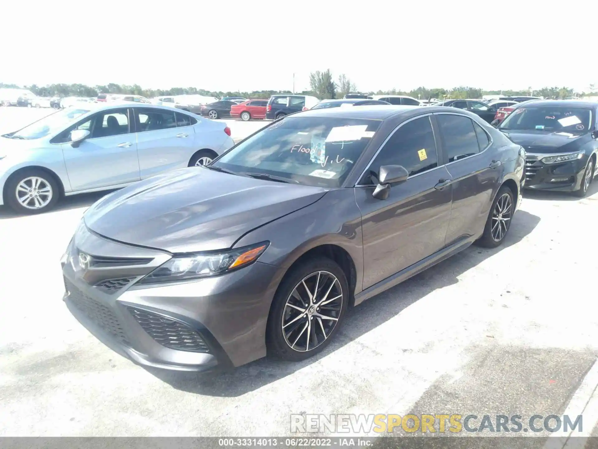 6 Photograph of a damaged car 4T1G11AK5MU472285 TOYOTA CAMRY 2021