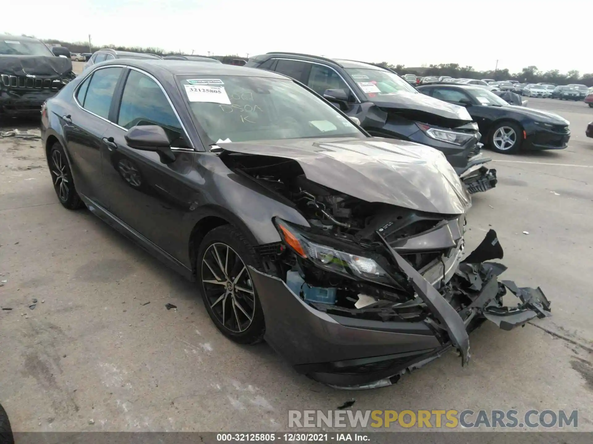 1 Photograph of a damaged car 4T1G11AK5MU475851 TOYOTA CAMRY 2021