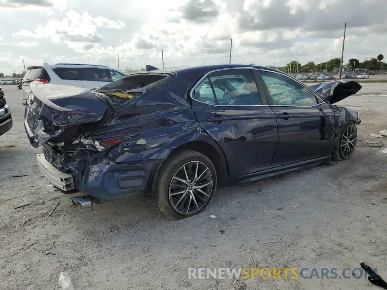 3 Photograph of a damaged car 4T1G11AK5MU481164 TOYOTA CAMRY 2021