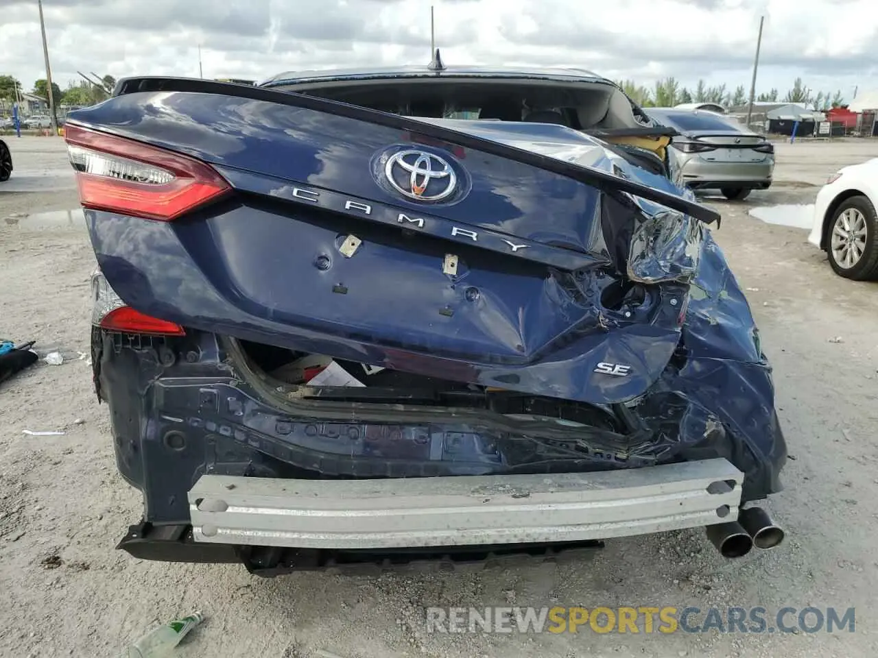 6 Photograph of a damaged car 4T1G11AK5MU481164 TOYOTA CAMRY 2021