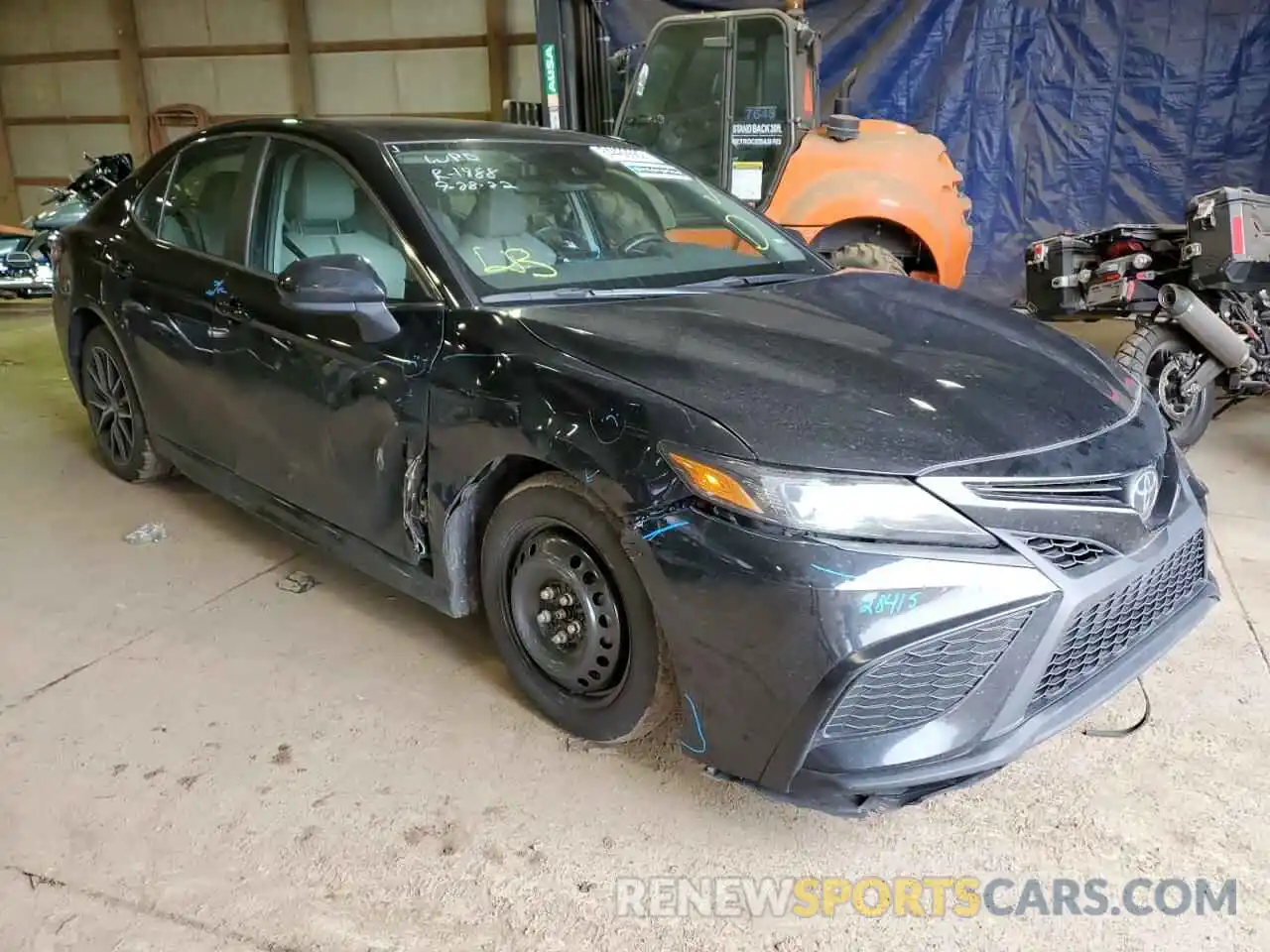 1 Photograph of a damaged car 4T1G11AK5MU512350 TOYOTA CAMRY 2021