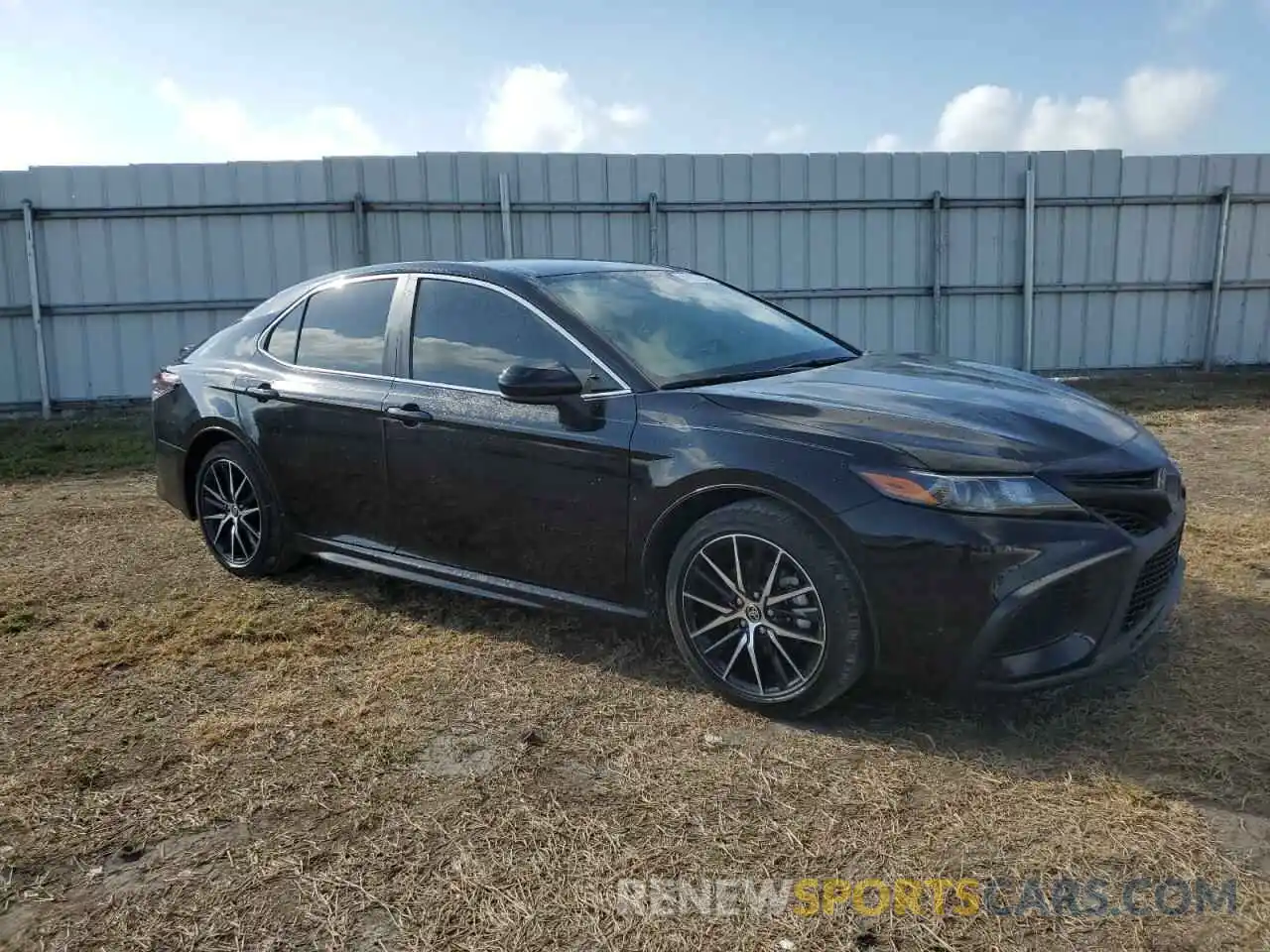 4 Photograph of a damaged car 4T1G11AK5MU514633 TOYOTA CAMRY 2021