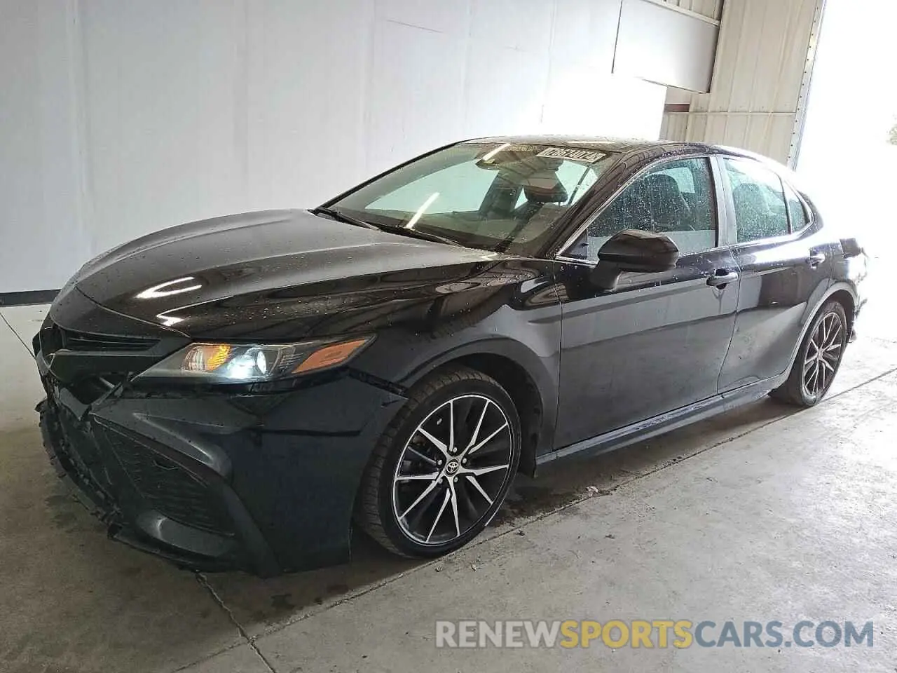 1 Photograph of a damaged car 4T1G11AK5MU532646 TOYOTA CAMRY 2021