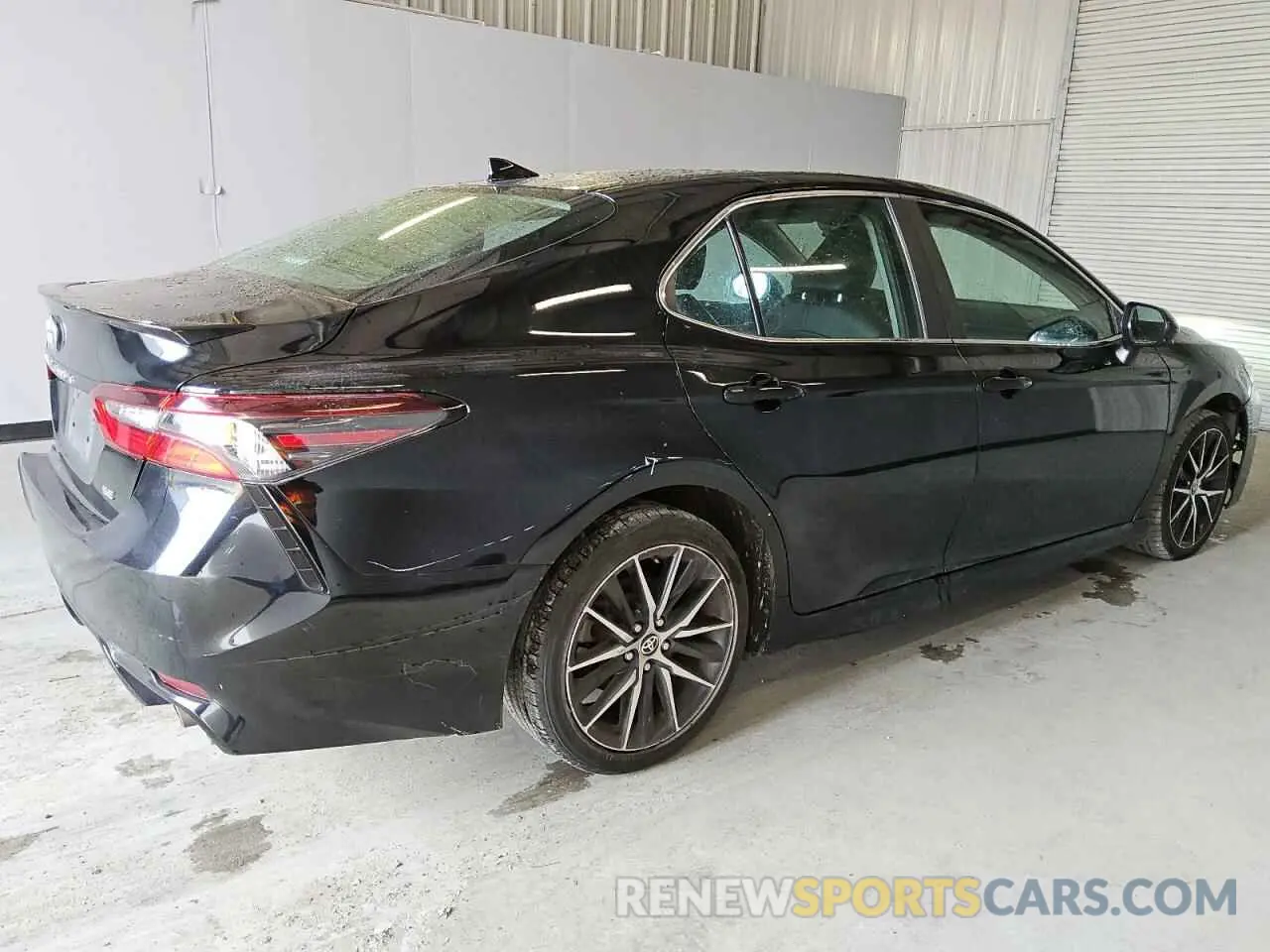 3 Photograph of a damaged car 4T1G11AK5MU532646 TOYOTA CAMRY 2021