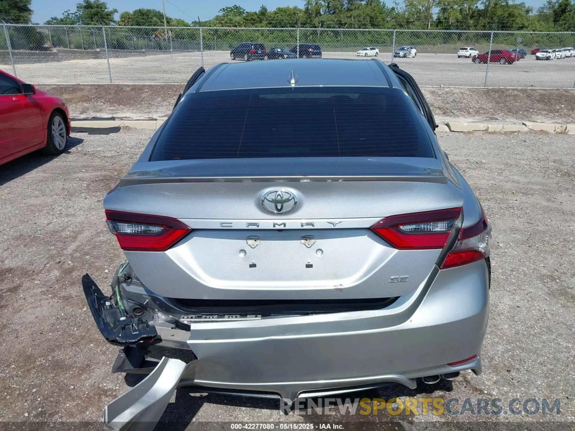 17 Photograph of a damaged car 4T1G11AK5MU537913 TOYOTA CAMRY 2021