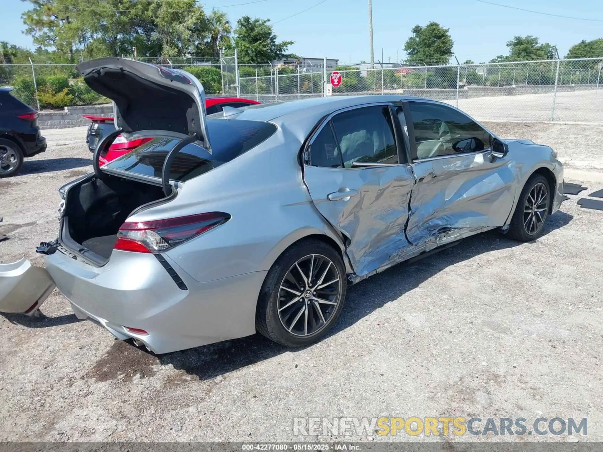 4 Photograph of a damaged car 4T1G11AK5MU537913 TOYOTA CAMRY 2021