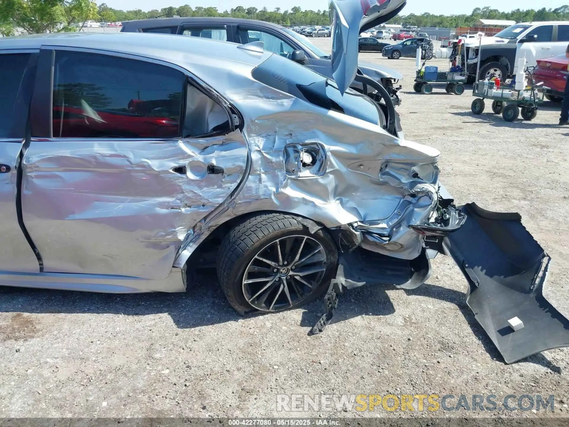6 Photograph of a damaged car 4T1G11AK5MU537913 TOYOTA CAMRY 2021