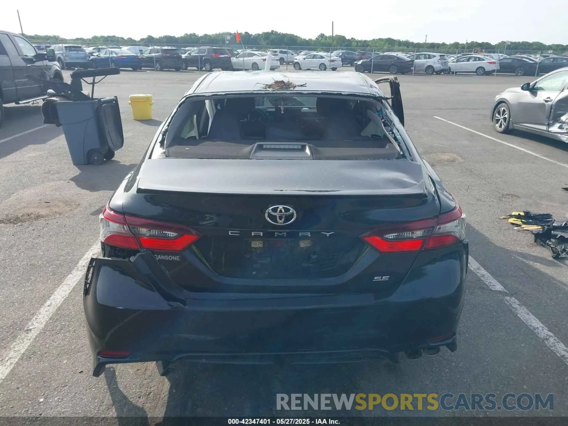 16 Photograph of a damaged car 4T1G11AK5MU538852 TOYOTA CAMRY 2021