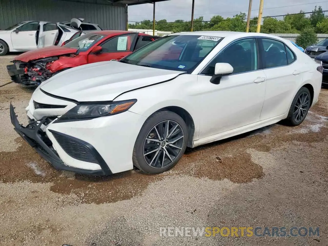 1 Photograph of a damaged car 4T1G11AK5MU541637 TOYOTA CAMRY 2021