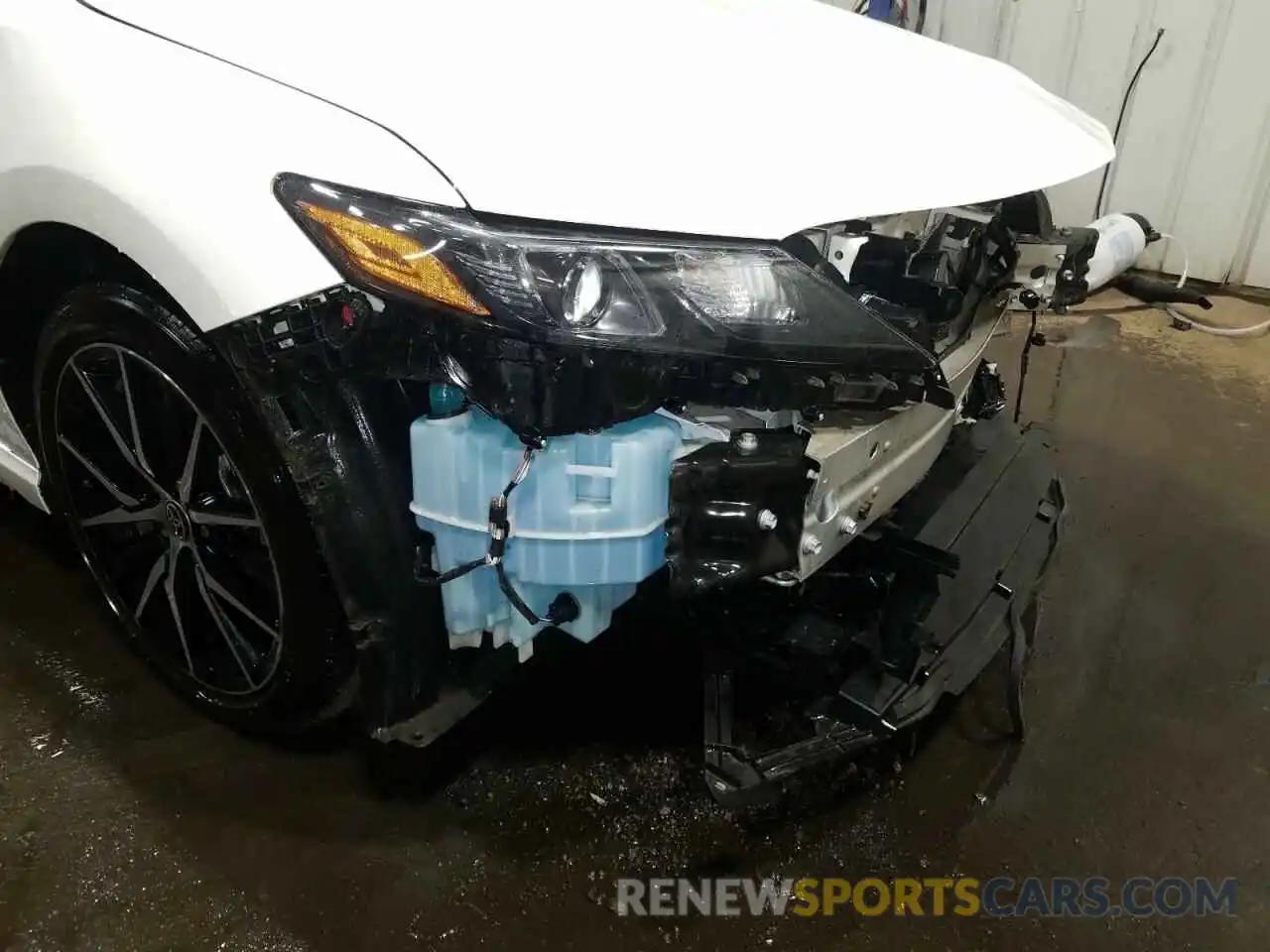 9 Photograph of a damaged car 4T1G11AK5MU552993 TOYOTA CAMRY 2021