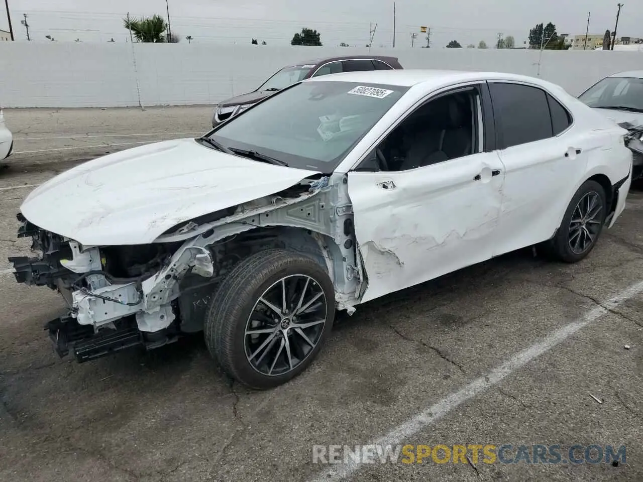 1 Photograph of a damaged car 4T1G11AK5MU553299 TOYOTA CAMRY 2021