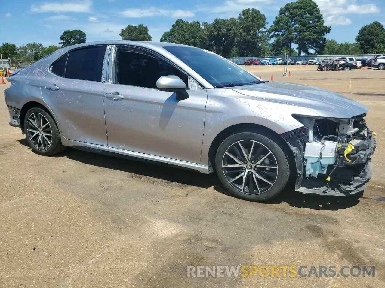 4 Photograph of a damaged car 4T1G11AK5MU553951 TOYOTA CAMRY 2021