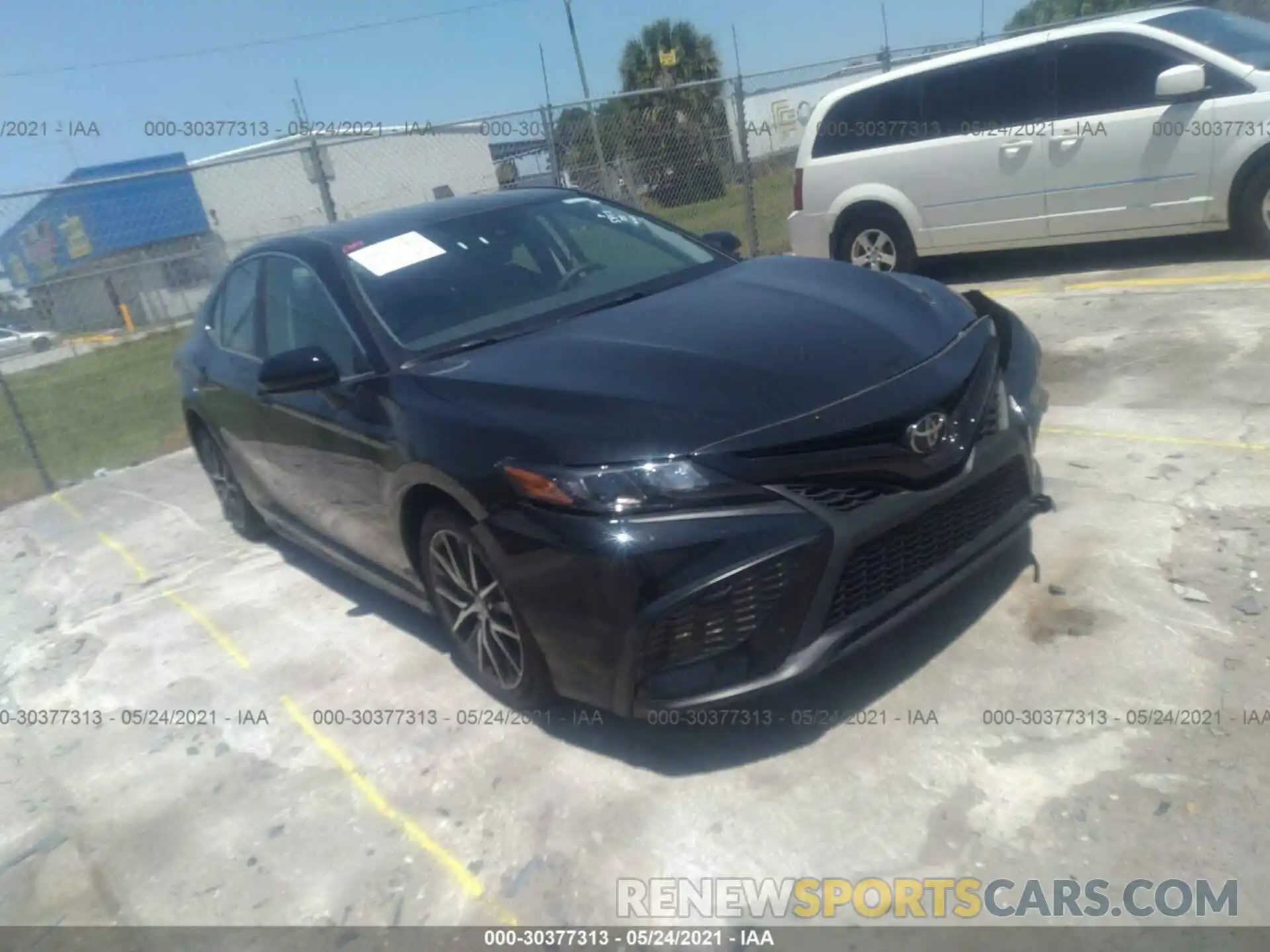 1 Photograph of a damaged car 4T1G11AK5MU555957 TOYOTA CAMRY 2021