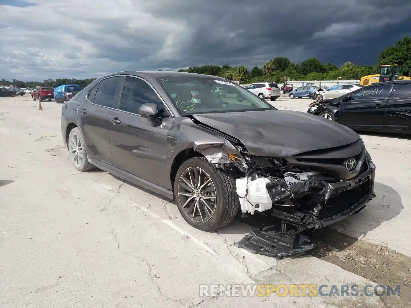 1 Photograph of a damaged car 4T1G11AK5MU556039 TOYOTA CAMRY 2021