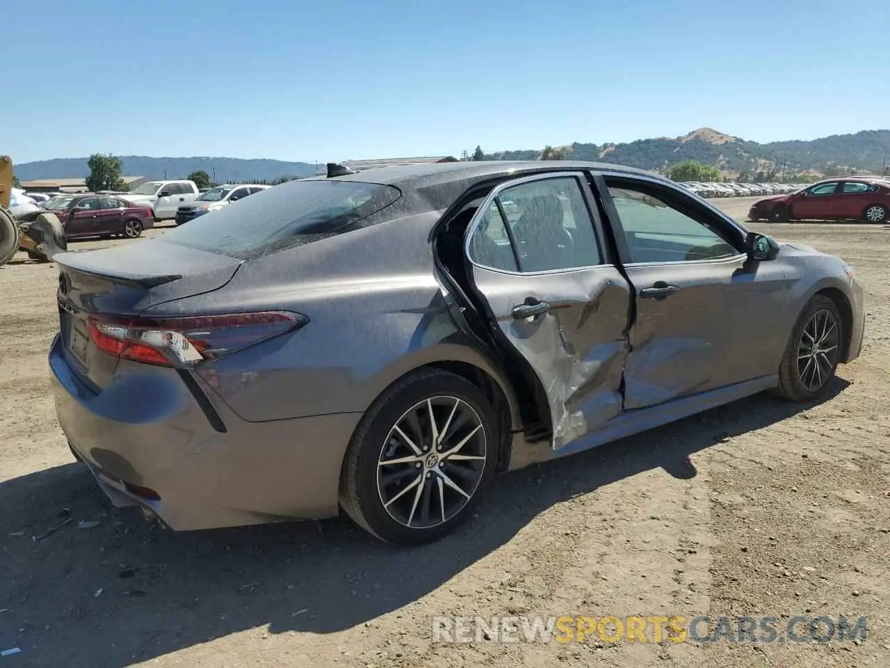 3 Photograph of a damaged car 4T1G11AK5MU559040 TOYOTA CAMRY 2021