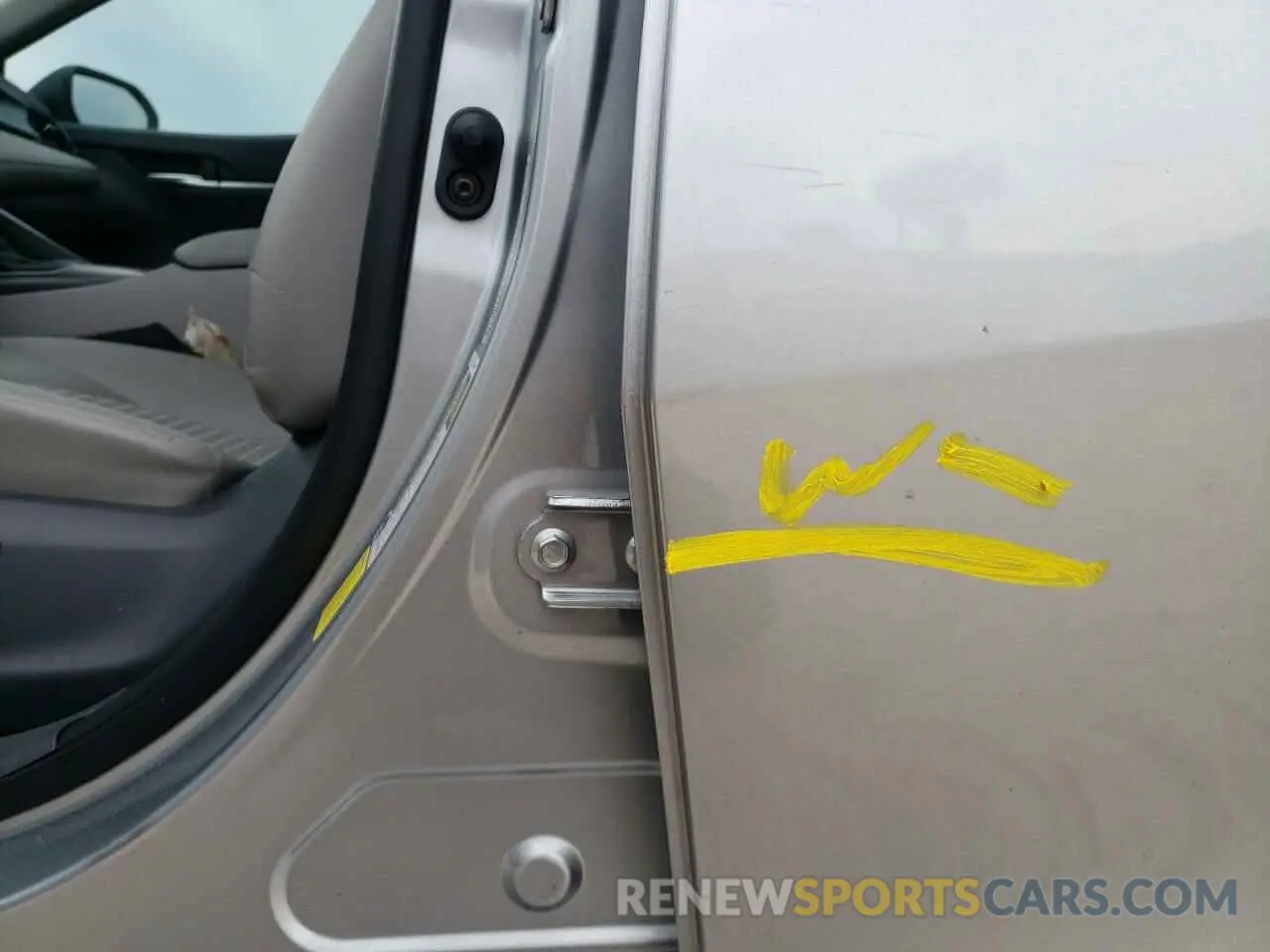 9 Photograph of a damaged car 4T1G11AK5MU560026 TOYOTA CAMRY 2021