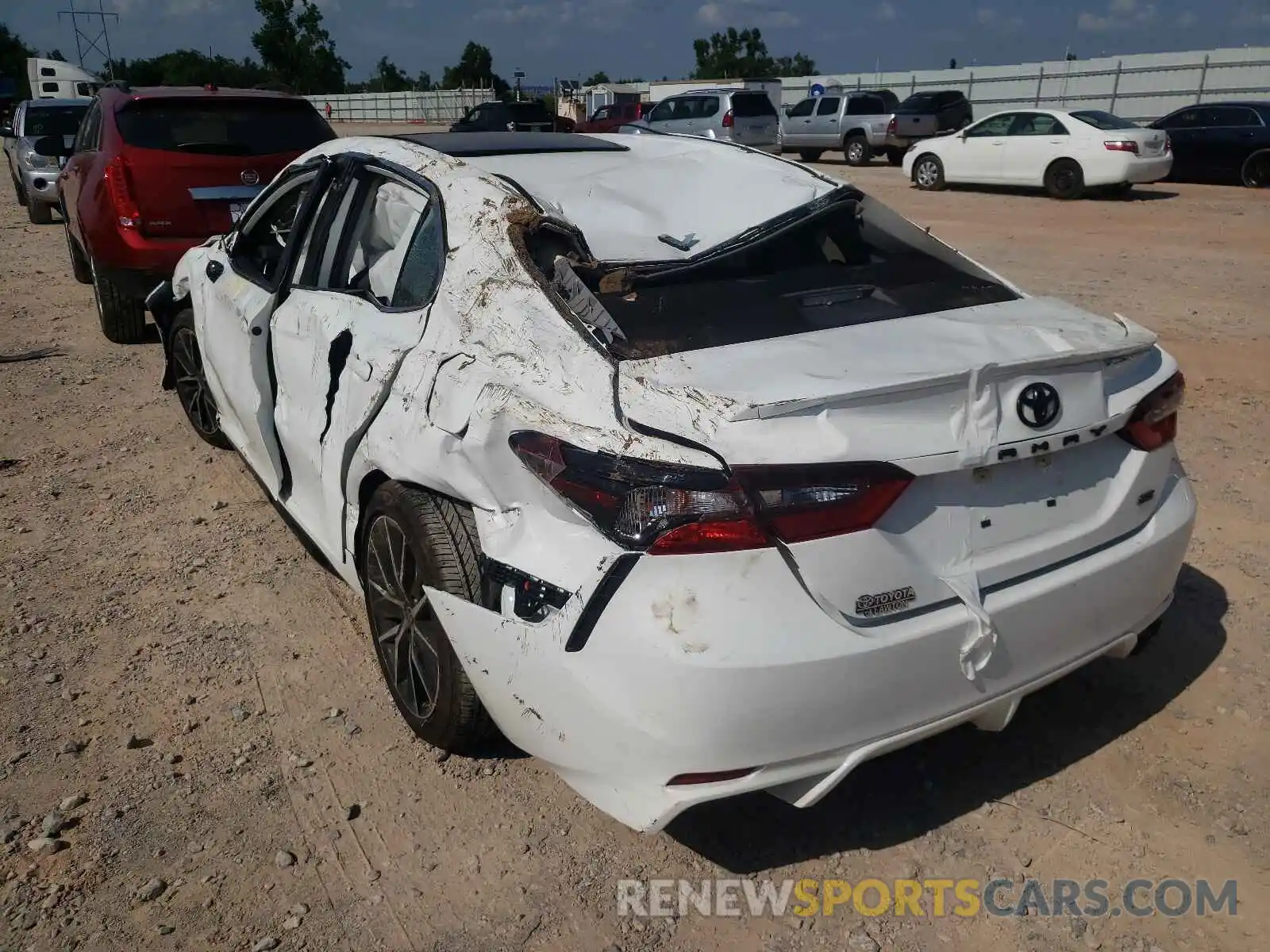 3 Photograph of a damaged car 4T1G11AK5MU569051 TOYOTA CAMRY 2021