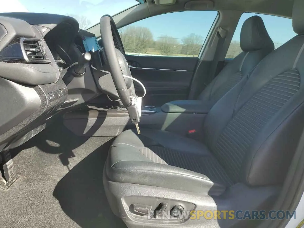 7 Photograph of a damaged car 4T1G11AK5MU580812 TOYOTA CAMRY 2021