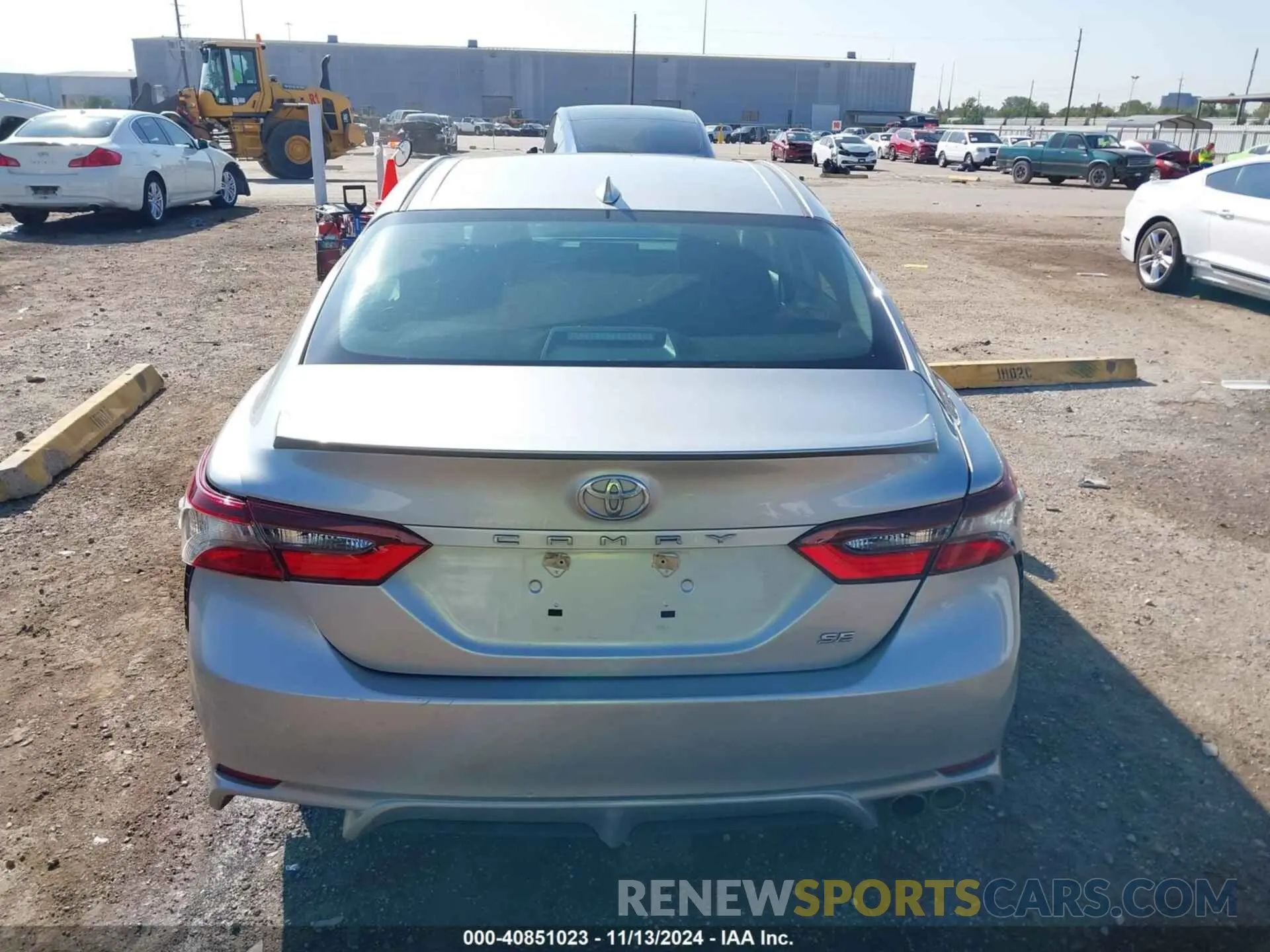 16 Photograph of a damaged car 4T1G11AK5MU586044 TOYOTA CAMRY 2021