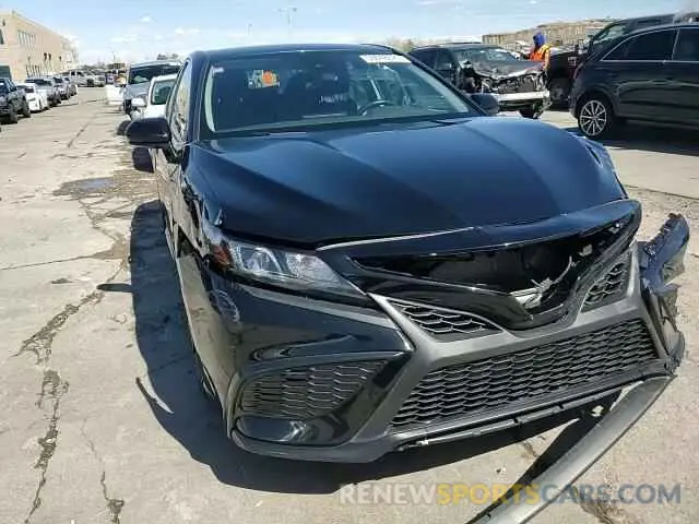 14 Photograph of a damaged car 4T1G11AK5MU588943 TOYOTA CAMRY 2021
