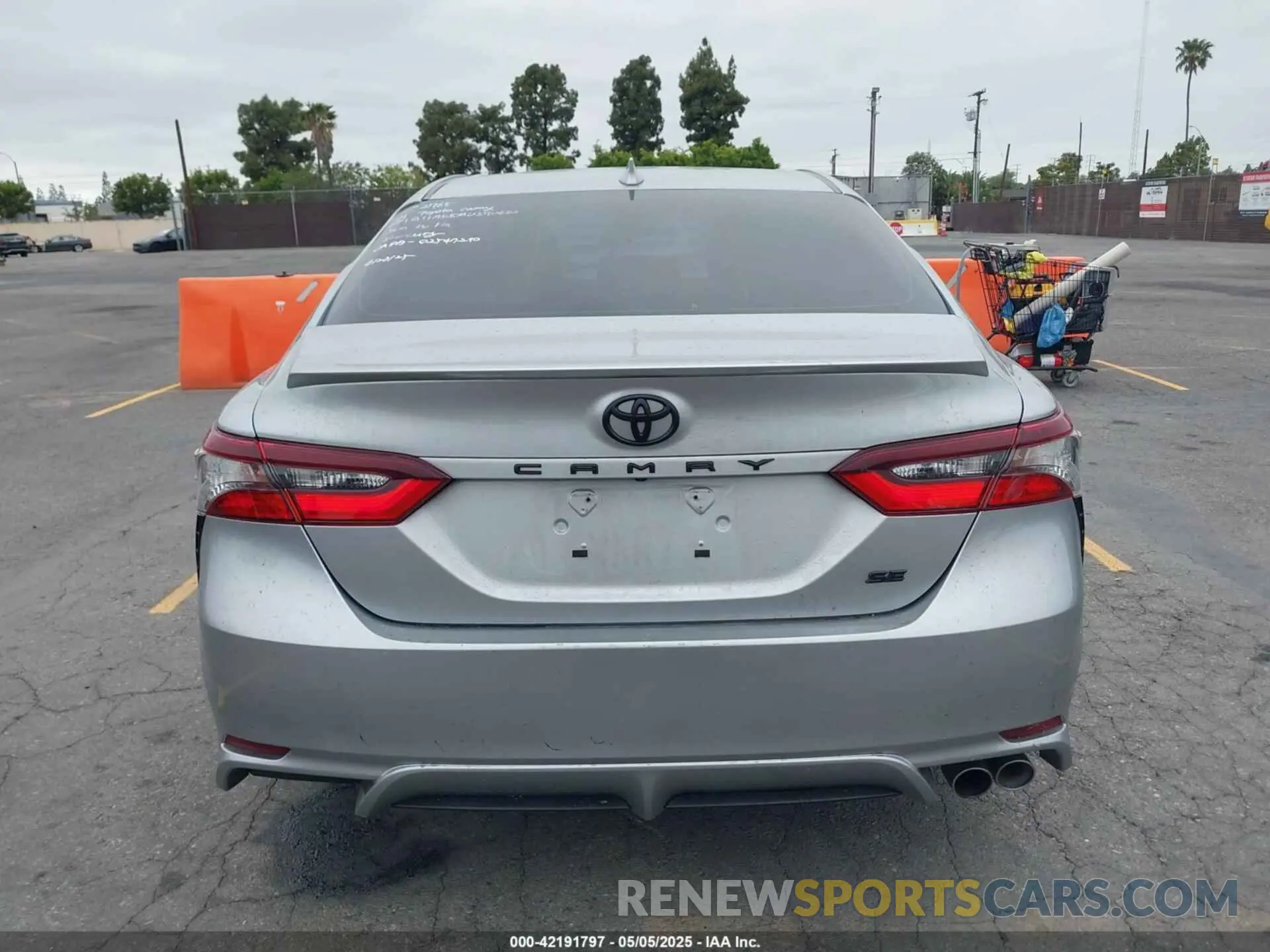 16 Photograph of a damaged car 4T1G11AK5MU590630 TOYOTA CAMRY 2021