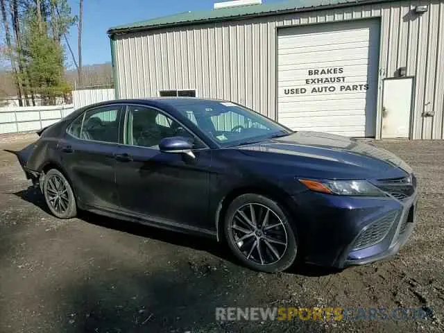 11 Photograph of a damaged car 4T1G11AK5MU592183 TOYOTA CAMRY 2021