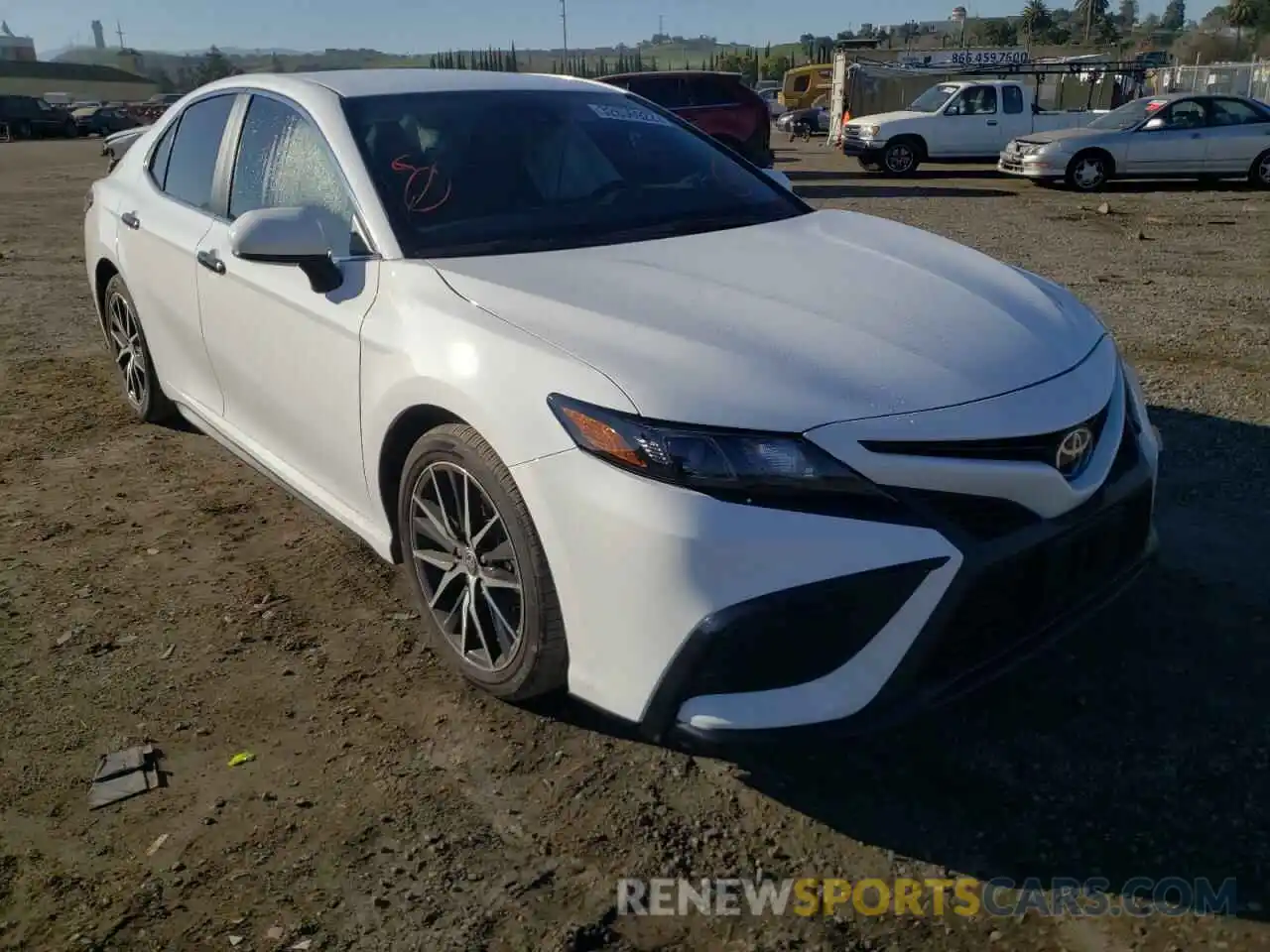 1 Photograph of a damaged car 4T1G11AK5MU597710 TOYOTA CAMRY 2021