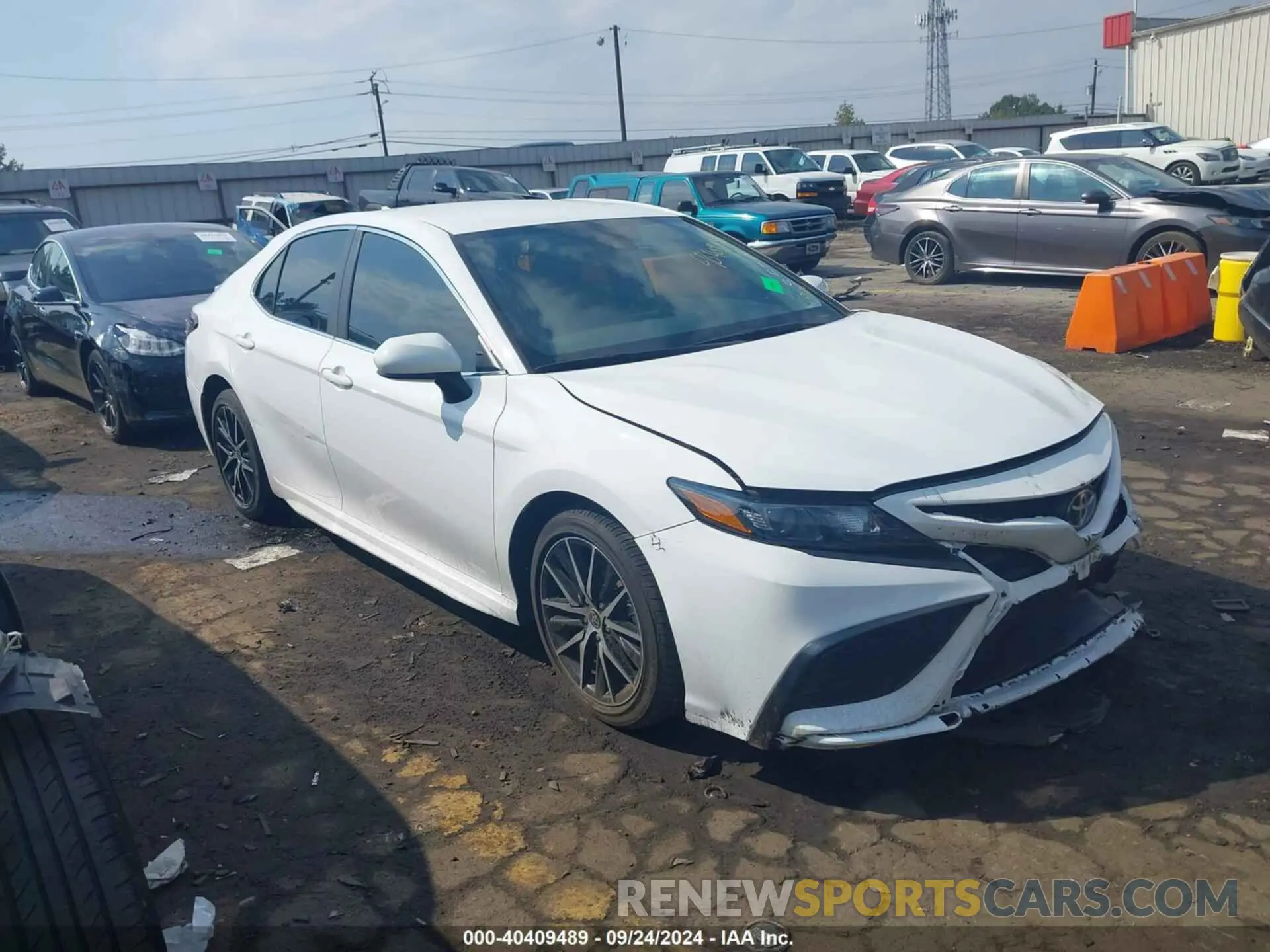 1 Photograph of a damaged car 4T1G11AK5MU604140 TOYOTA CAMRY 2021