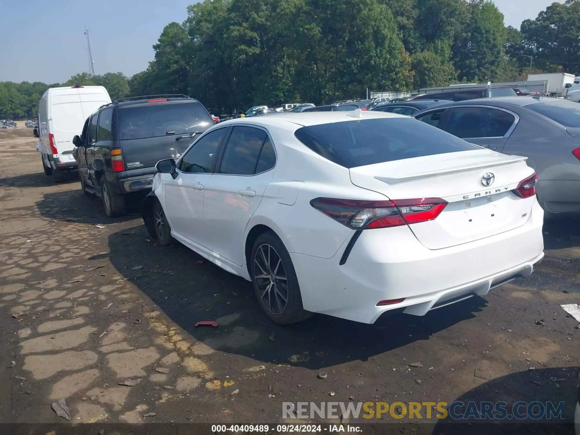 3 Photograph of a damaged car 4T1G11AK5MU604140 TOYOTA CAMRY 2021