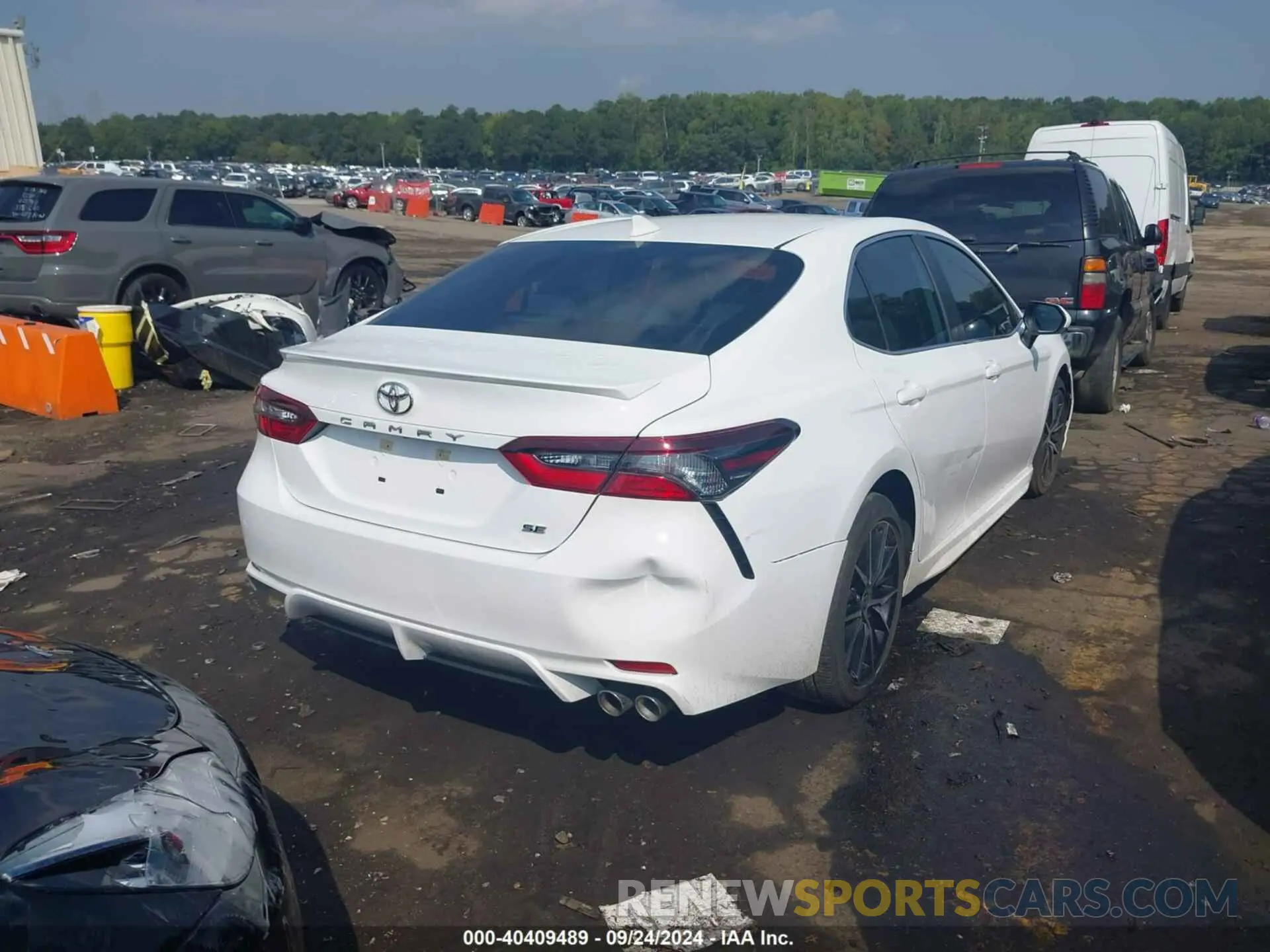 4 Photograph of a damaged car 4T1G11AK5MU604140 TOYOTA CAMRY 2021