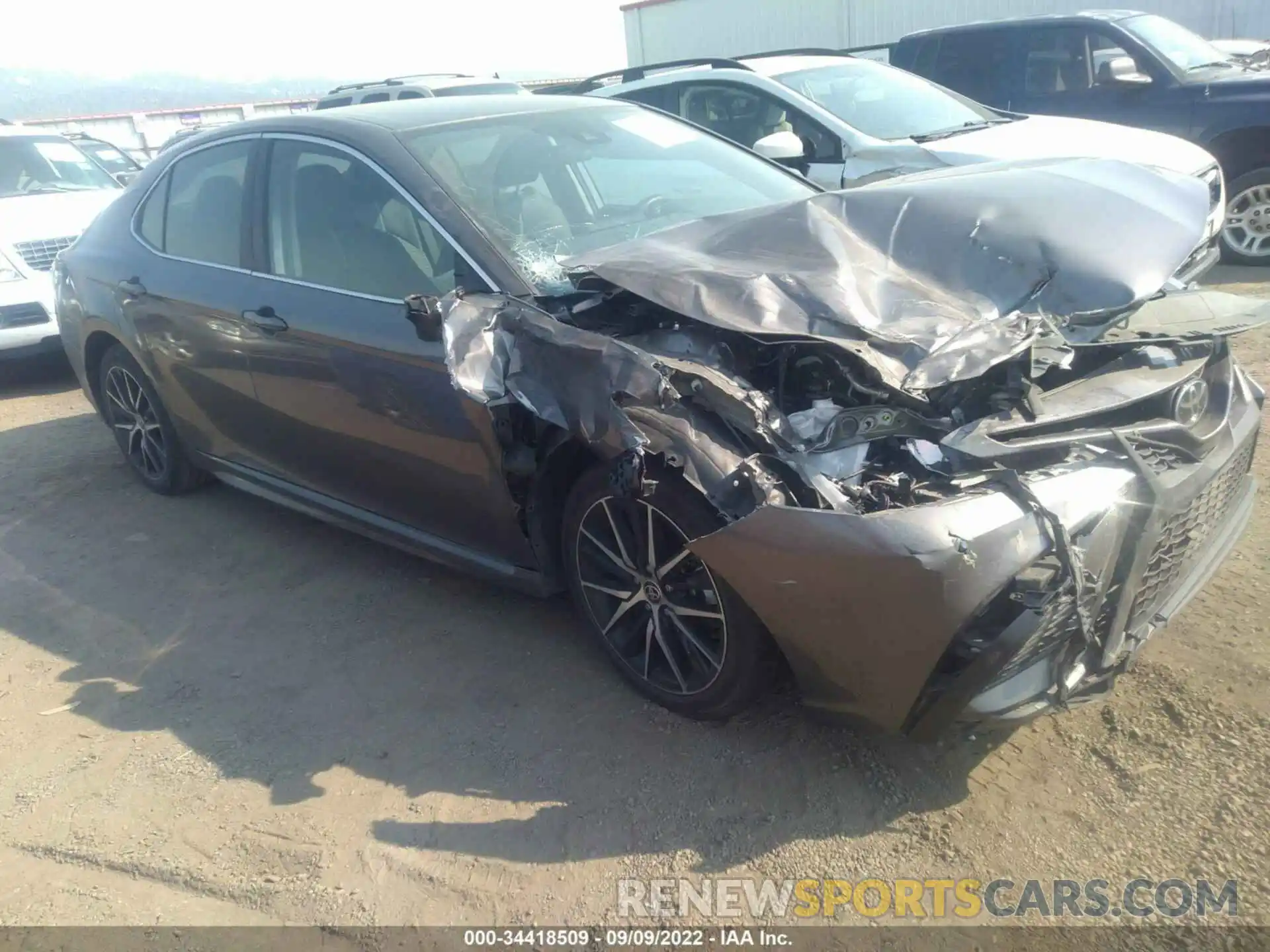 1 Photograph of a damaged car 4T1G11AK5MU604431 TOYOTA CAMRY 2021