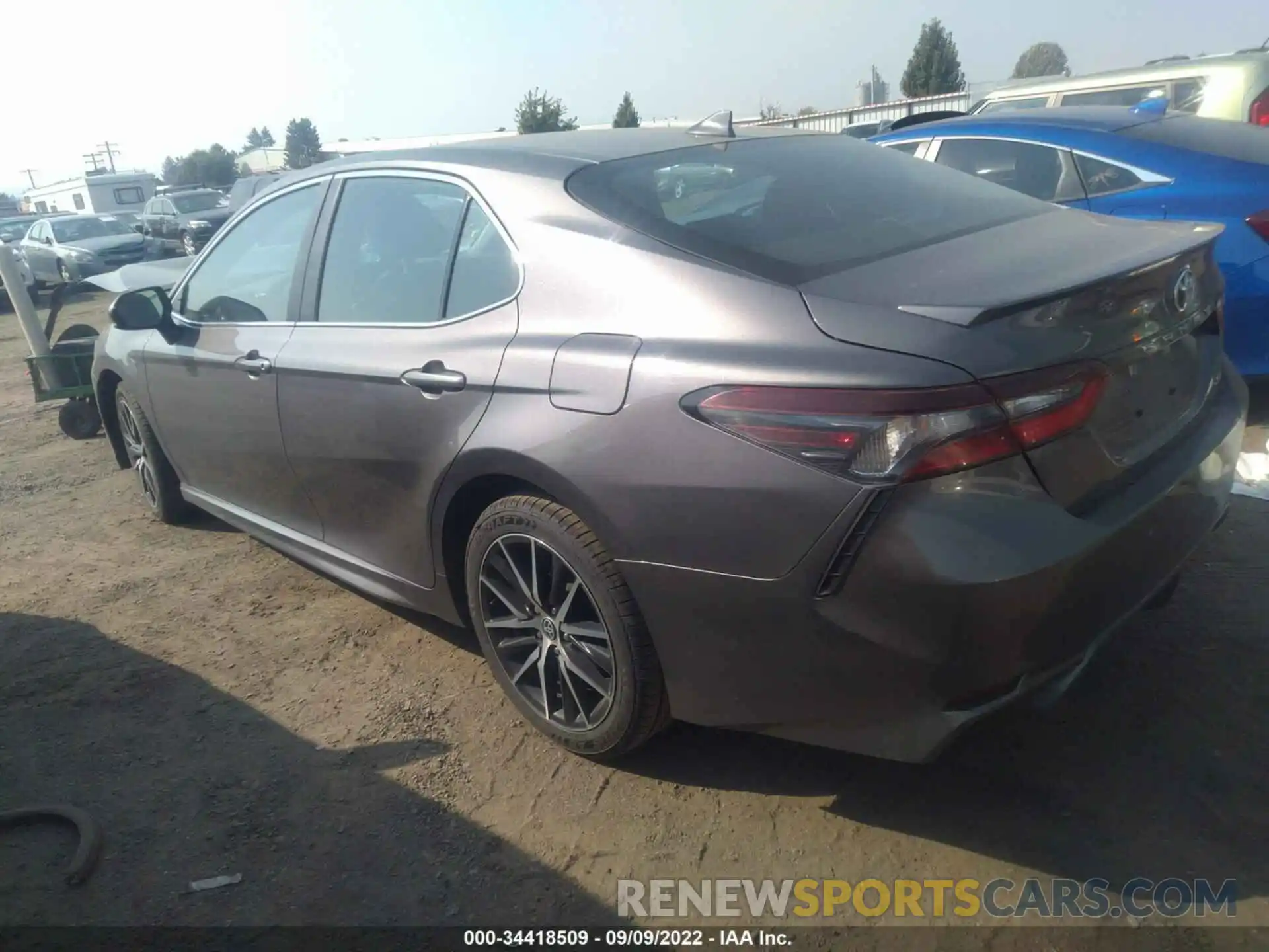 3 Photograph of a damaged car 4T1G11AK5MU604431 TOYOTA CAMRY 2021