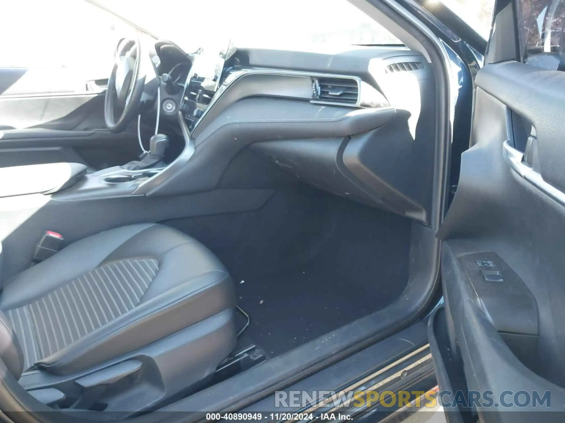 5 Photograph of a damaged car 4T1G11AK5MU611833 TOYOTA CAMRY 2021
