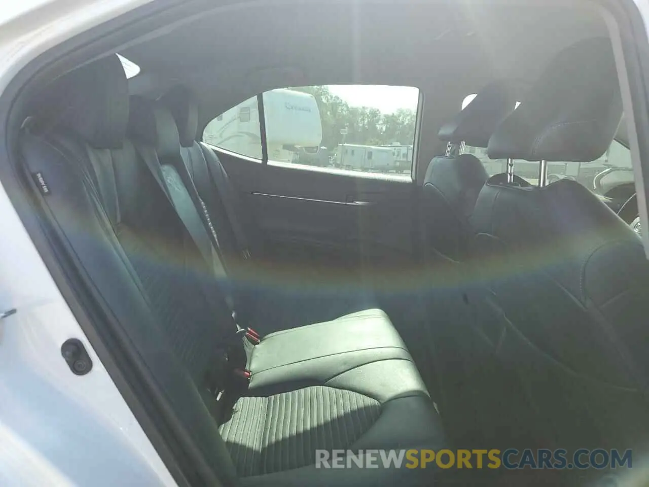 10 Photograph of a damaged car 4T1G11AK5MU614876 TOYOTA CAMRY 2021