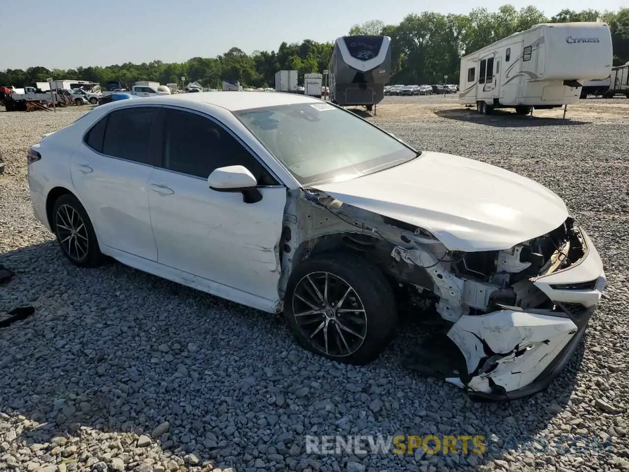 4 Photograph of a damaged car 4T1G11AK5MU614876 TOYOTA CAMRY 2021