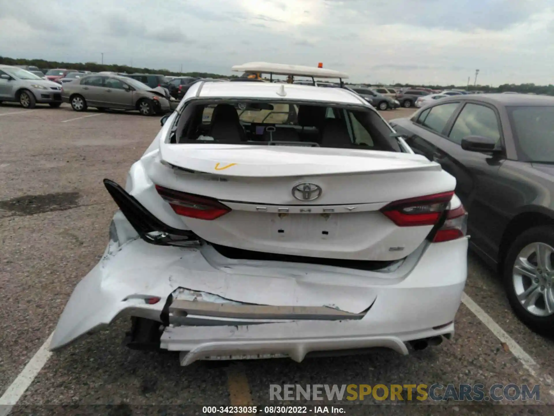 6 Photograph of a damaged car 4T1G11AK6MU407719 TOYOTA CAMRY 2021