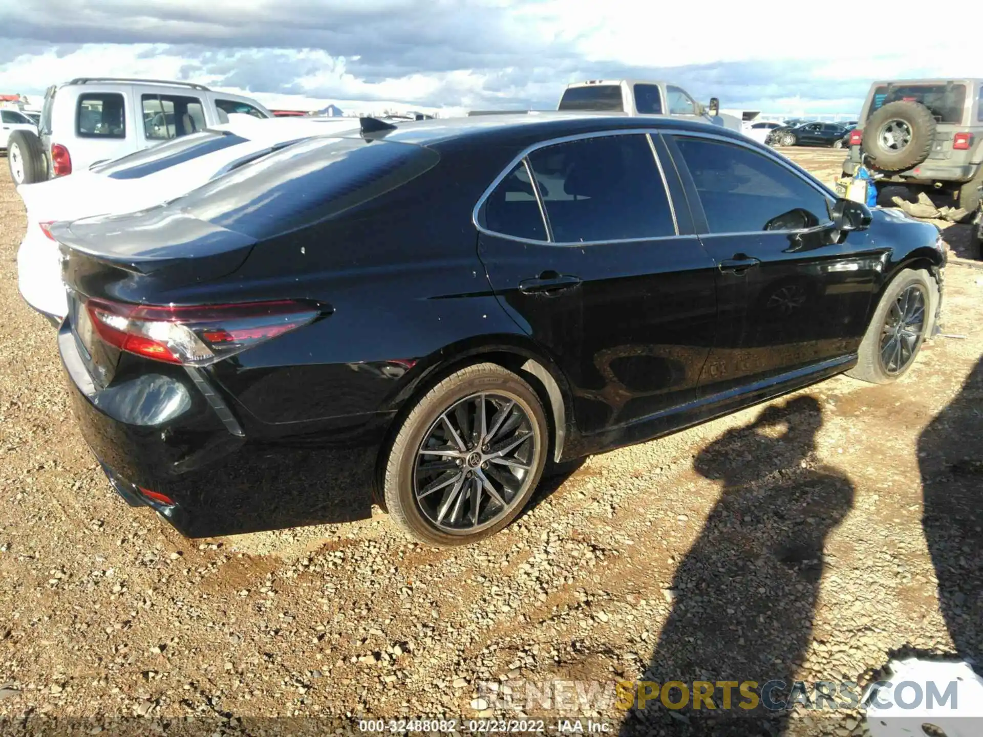 4 Photograph of a damaged car 4T1G11AK6MU409146 TOYOTA CAMRY 2021